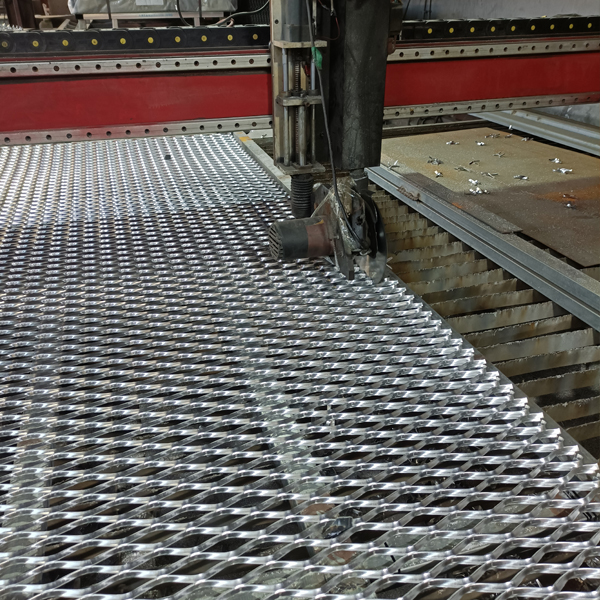 standard expanding metal mesh process