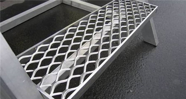 expanded metal stair tread